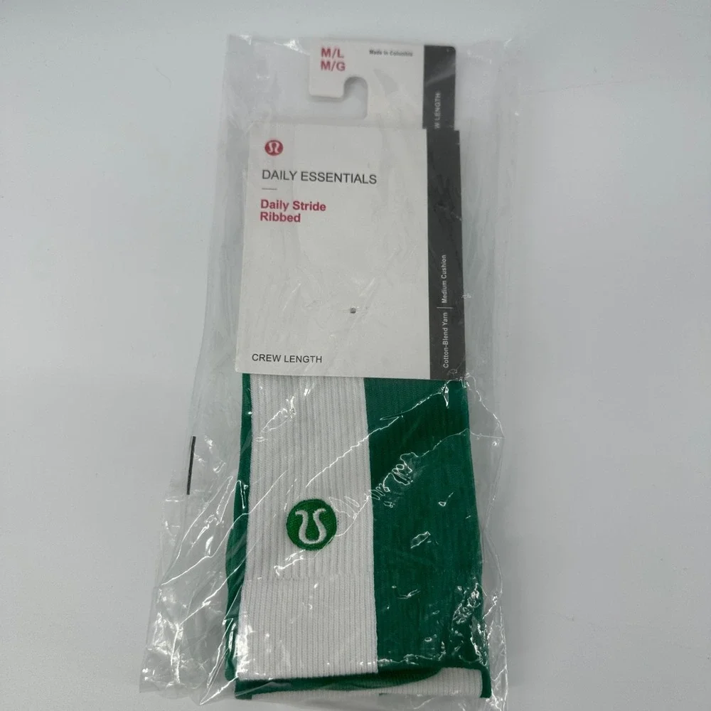 Lululemon Crew Socks M/L Daily Essentials Stride Ribbed Green White NEW